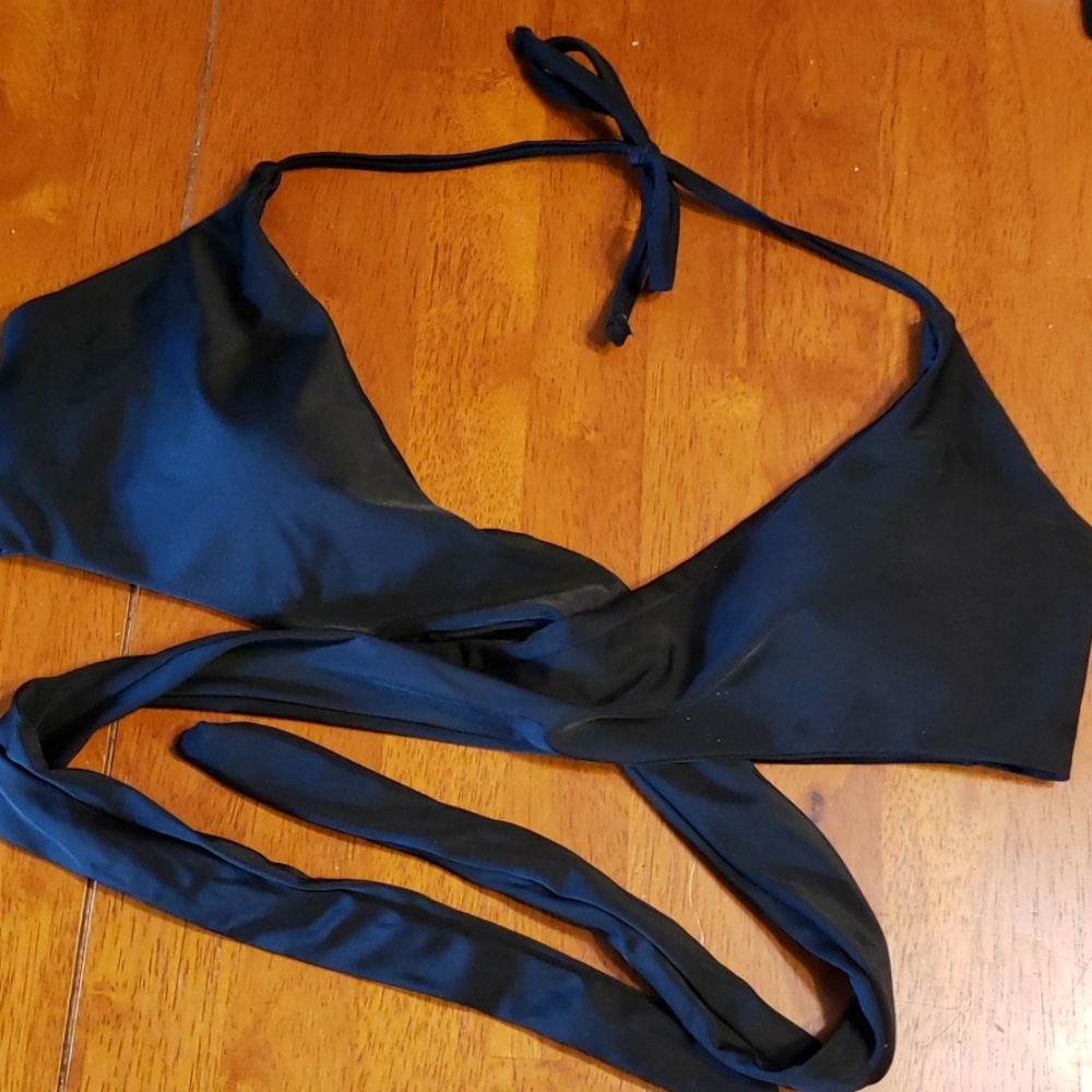 Black bikini top
